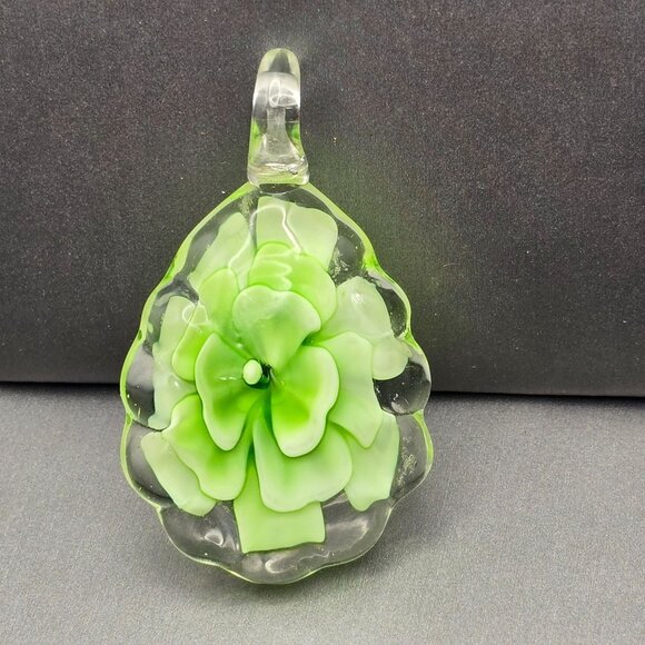 Artisan Glass Leaf Pendant 1.75x1.25" Green Floral Design Scalloped Edges - Picture 5 of 5